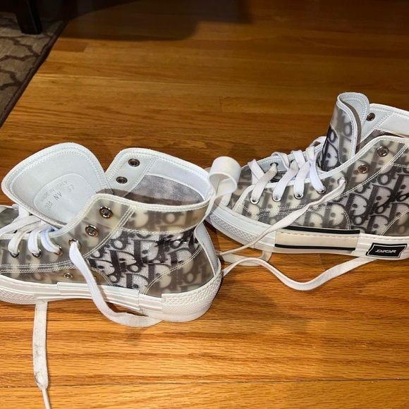 Dior Sneakers
B2B high top sneaker - Picture 6 of 7